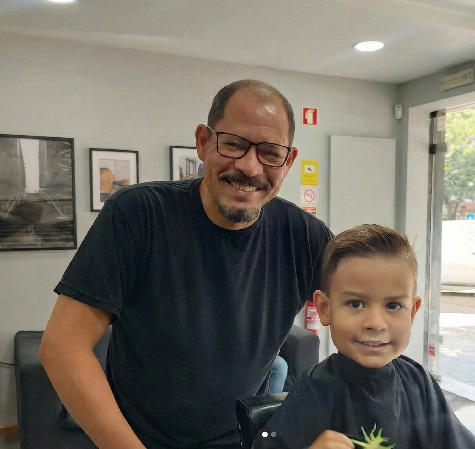 Cliente satisfeito com o corte